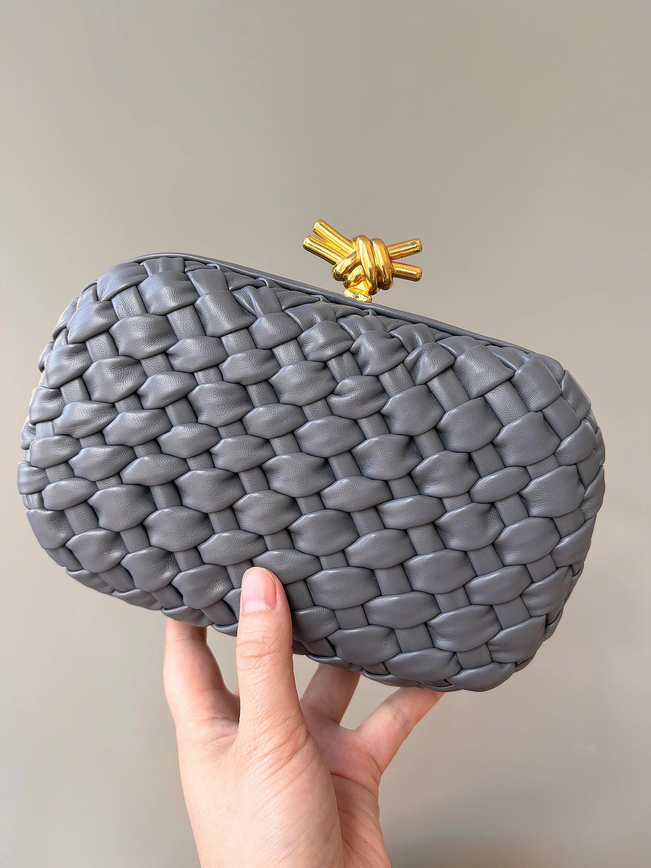 Luna Intreccio – Pochette Tressée Élégance