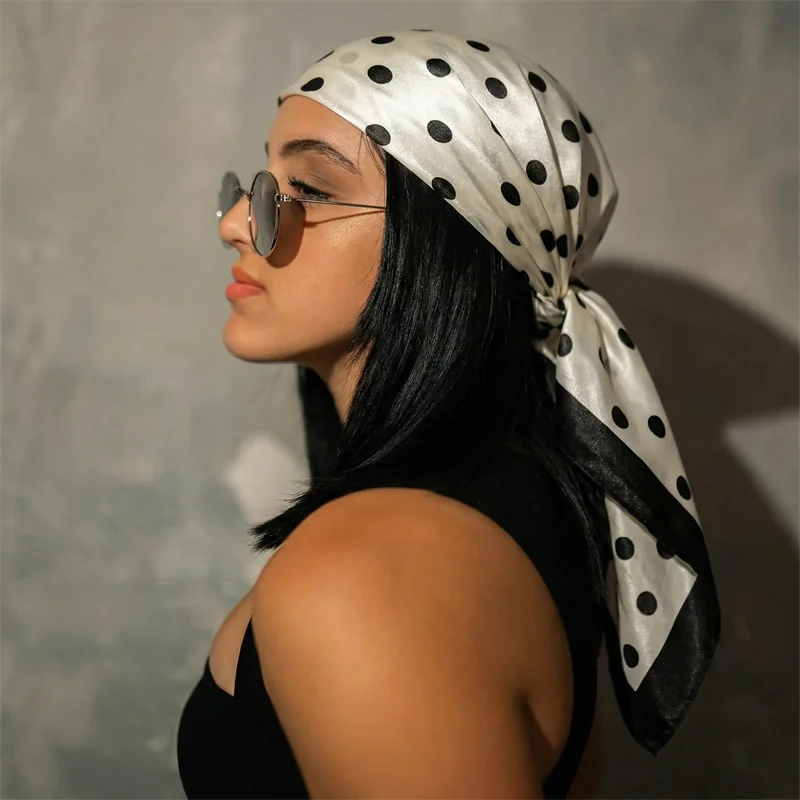 Le Foulard Riviera Pois – Satin Bohème Chic