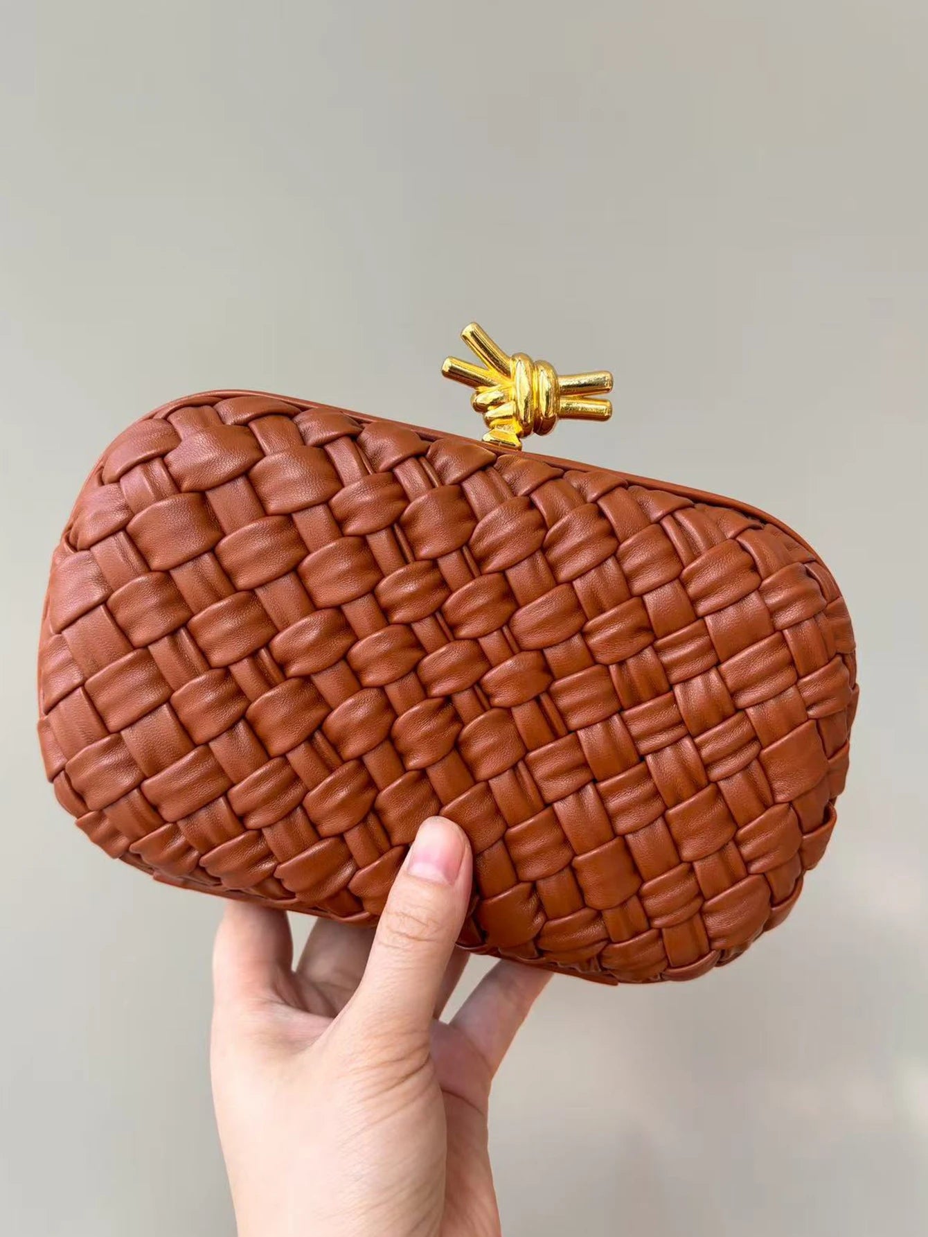 Luna Intreccio – Pochette Tressée Élégance