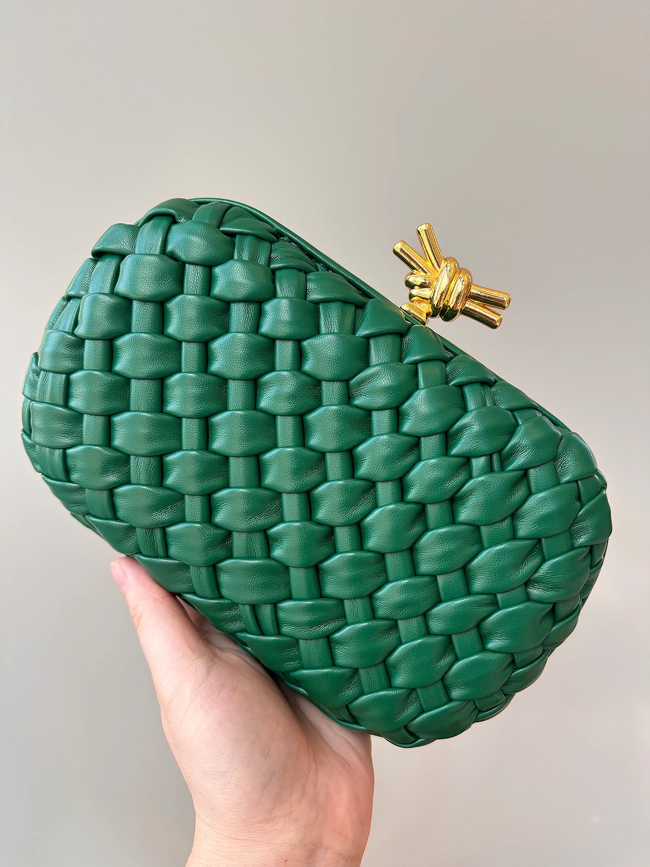 Luna Intreccio – Pochette Tressée Élégance