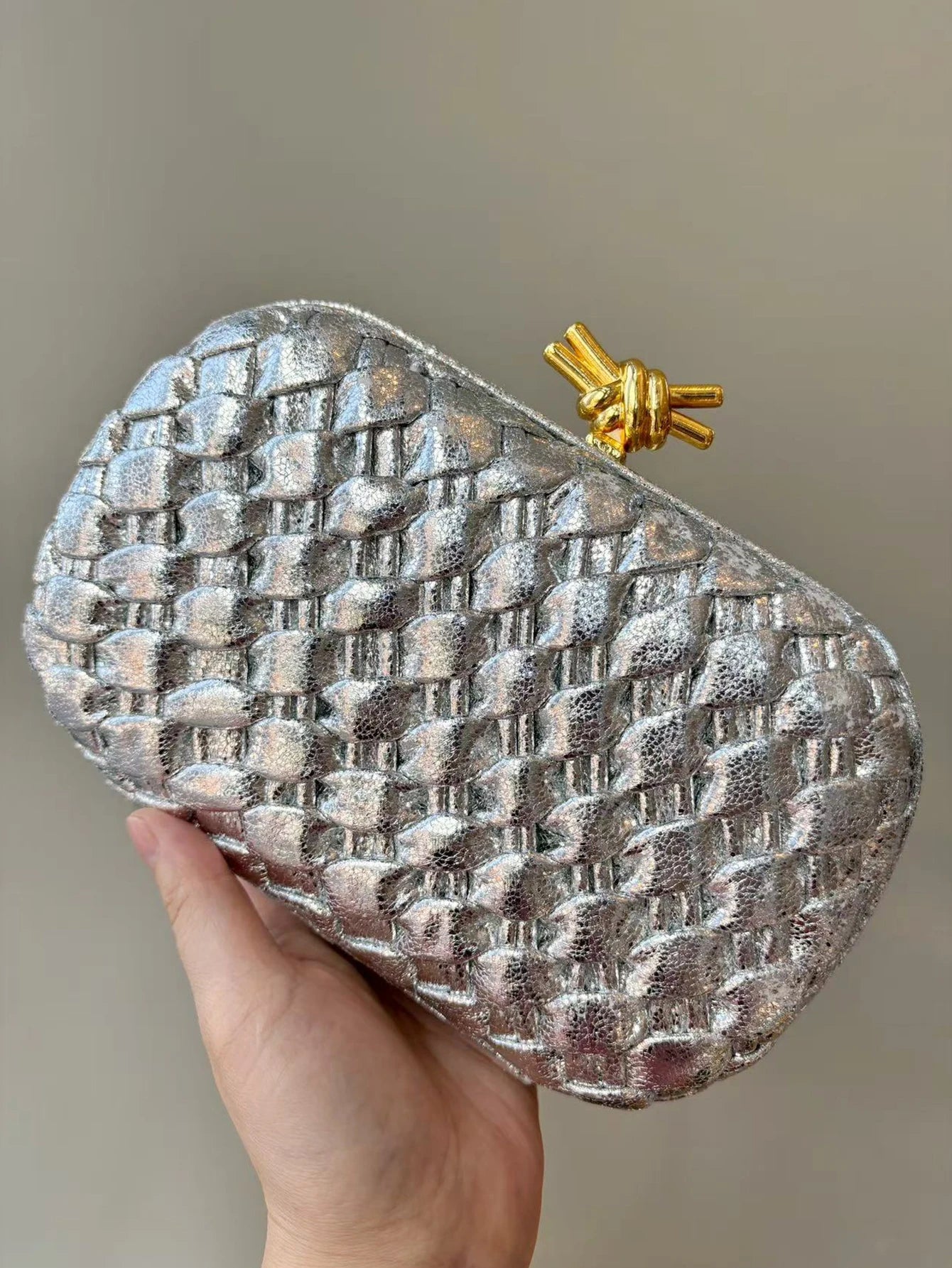 Luna Intreccio – Pochette Tressée Élégance